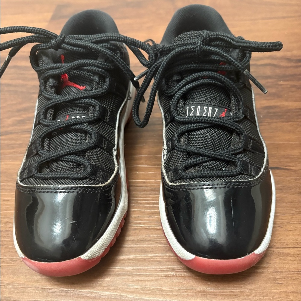 Jordan 11 Retro Low “Bred”
